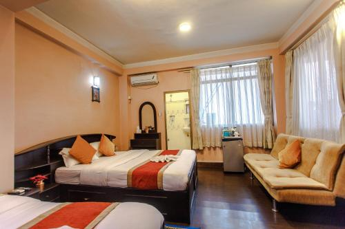Hotel AB Deluxe